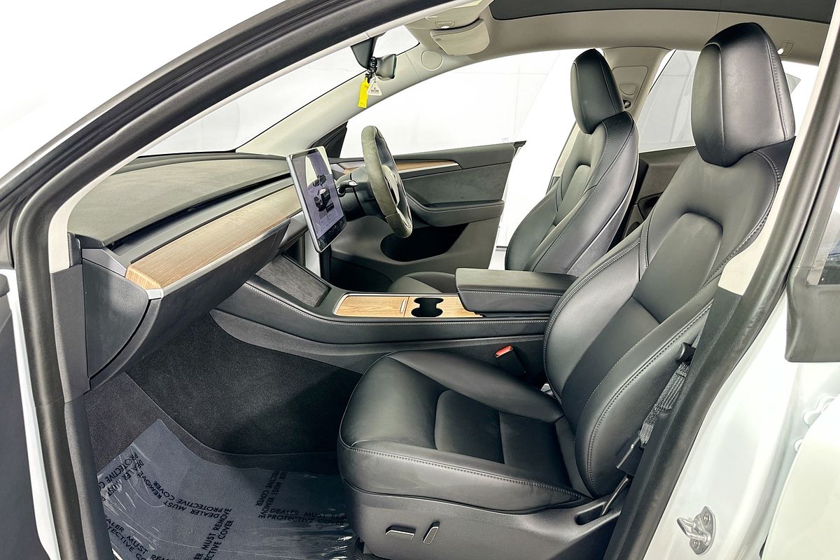 2024 Tesla MODEL Y PERFORMANCE MY24