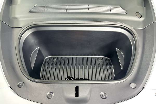 2024 Tesla MODEL Y PERFORMANCE MY24