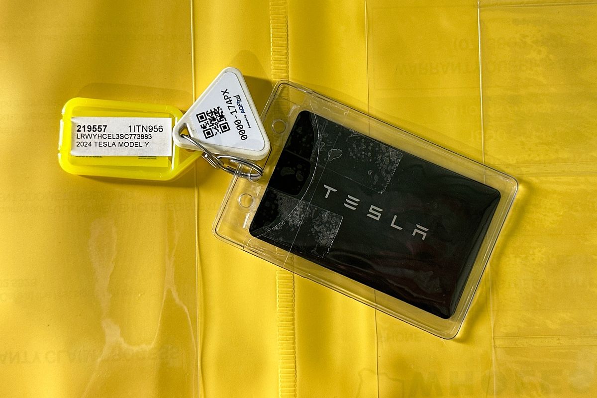 2024 Tesla MODEL Y PERFORMANCE MY24