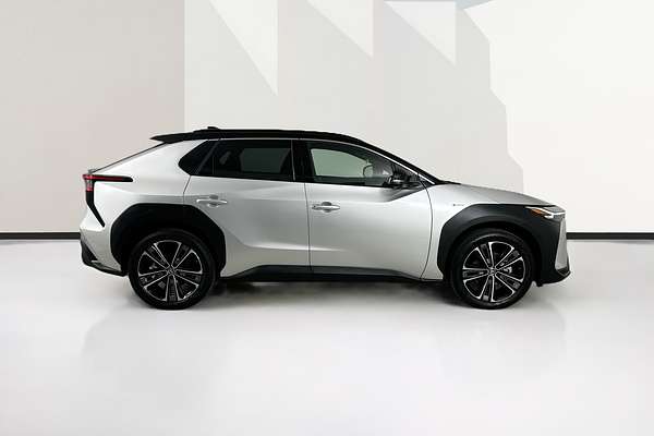 2024 Toyota bZ4X AWD - TWO TONE ROOF YEAM15R