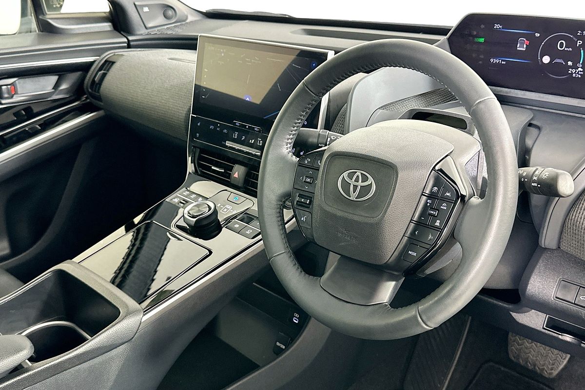 2024 Toyota bZ4X AWD - TWO TONE ROOF YEAM15R