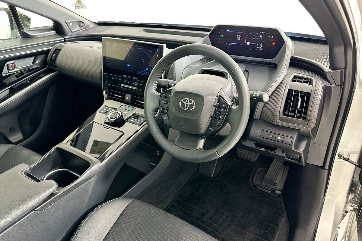 2024 Toyota bZ4X AWD - TWO TONE ROOF YEAM15R