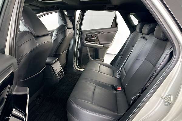 2024 Toyota bZ4X AWD - TWO TONE ROOF YEAM15R