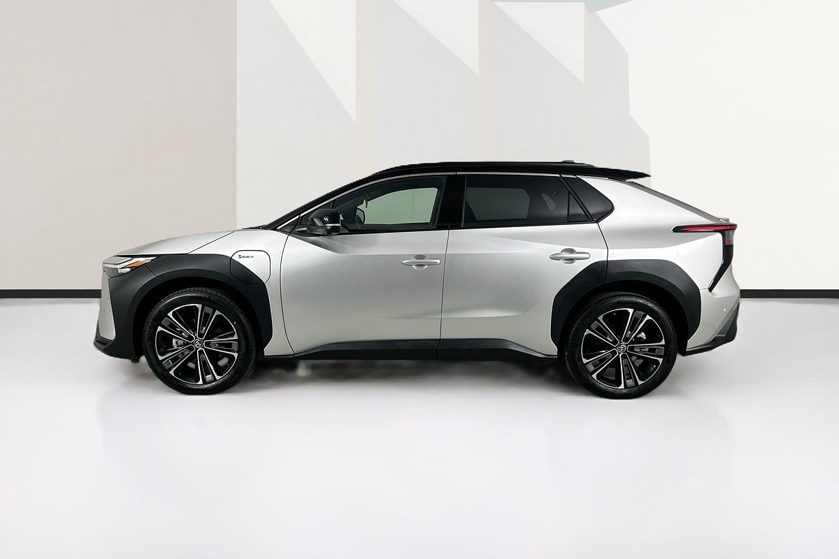 2024 Toyota bZ4X AWD - TWO TONE ROOF YEAM15R