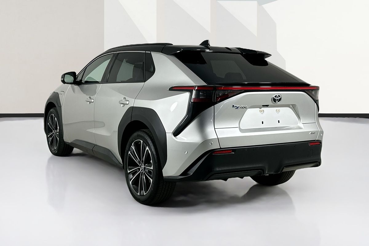 2024 Toyota bZ4X AWD - TWO TONE ROOF YEAM15R