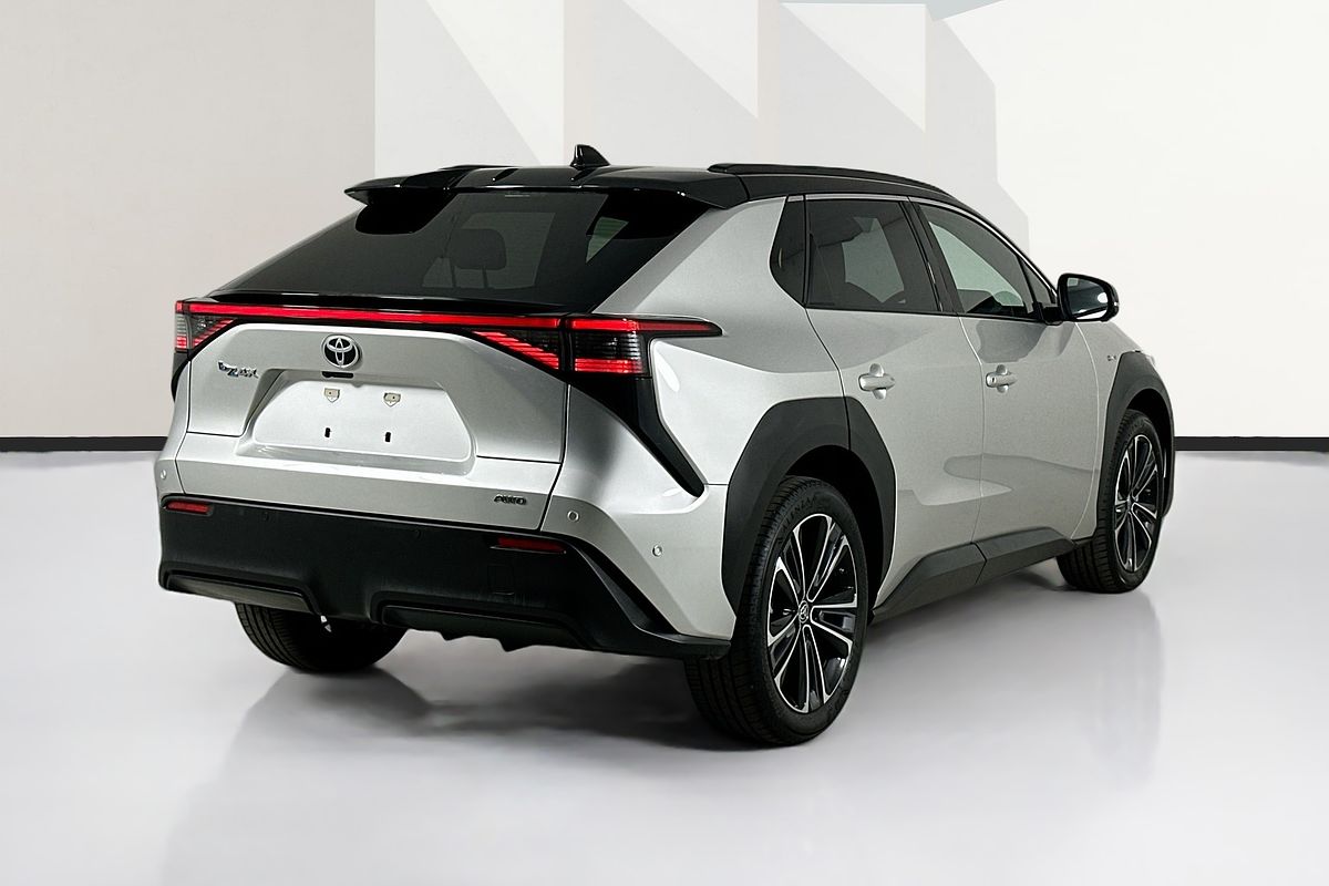 2024 Toyota bZ4X AWD - TWO TONE ROOF YEAM15R