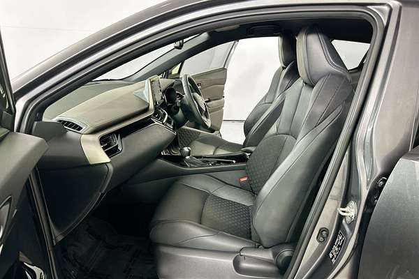 2023 Toyota C-HR KOBA (2WD) HYBRID ZYX10R