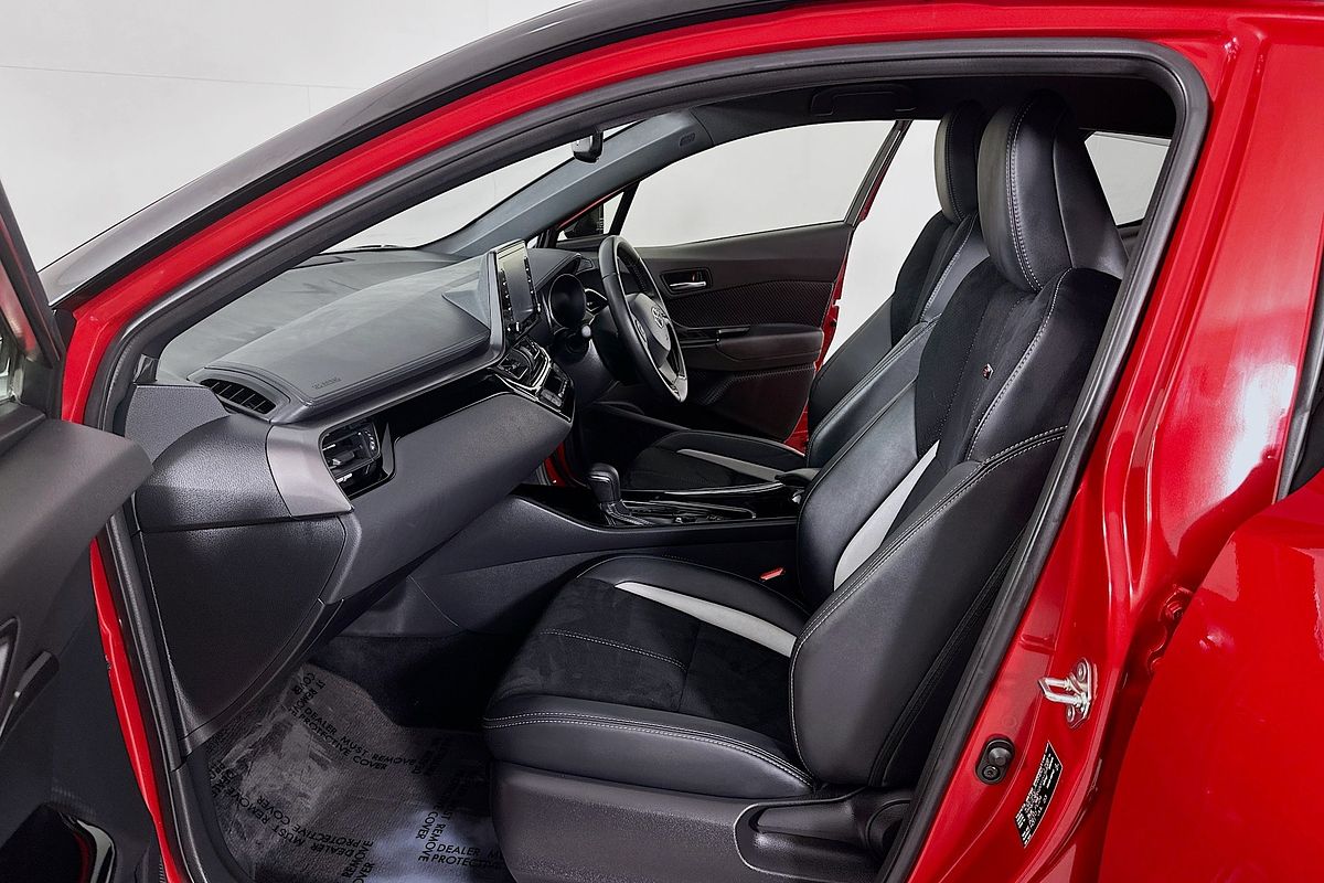 2023 Toyota C-HR GR-S (2WD) TWO TONE HYBRID ZYX10R