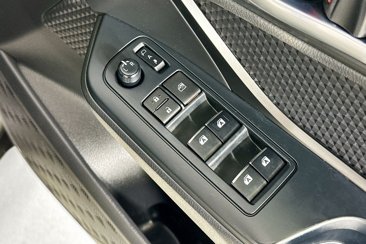 2019 Toyota C-HR (2WD) NGX10R UPDATE