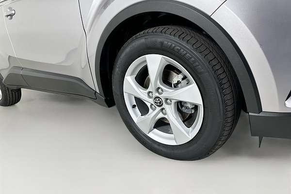 2019 Toyota C-HR (2WD) NGX10R UPDATE