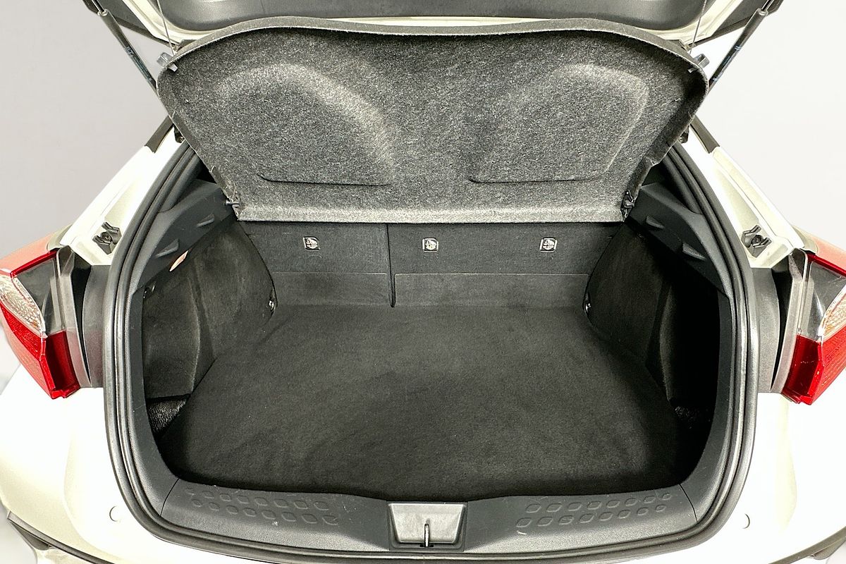 2019 Toyota C-HR (2WD) NGX10R UPDATE