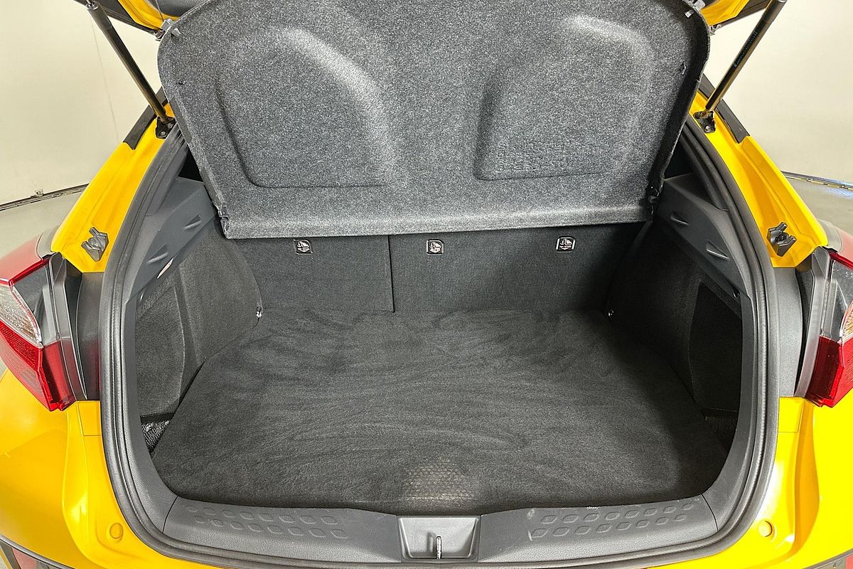 2022 Toyota C-HR GXL (AWD) NGX50R