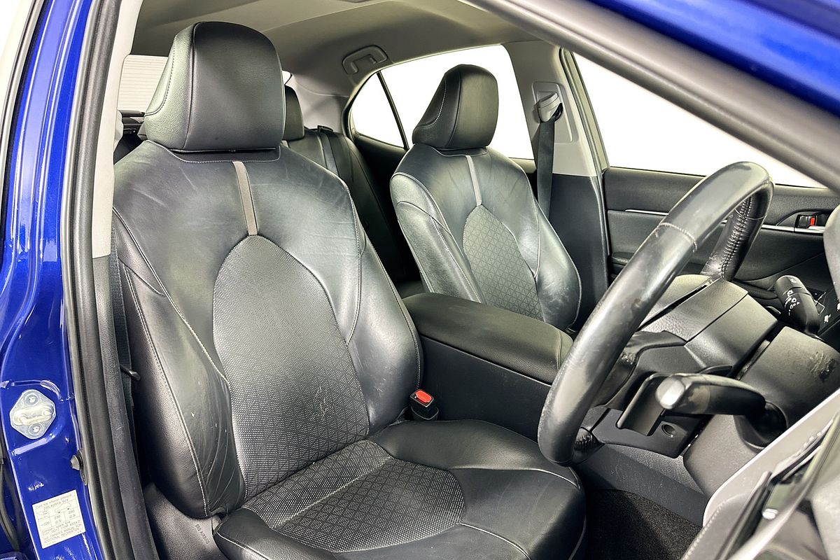 2020 Toyota CAMRY SX GSV70R