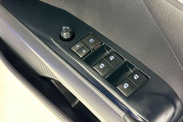 2018 Toyota CAMRY ASCENT HYBRID AXVH71R