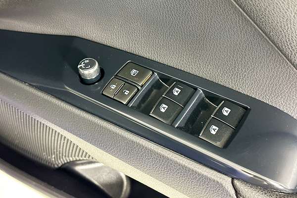 2020 Toyota CAMRY SX GSV70R