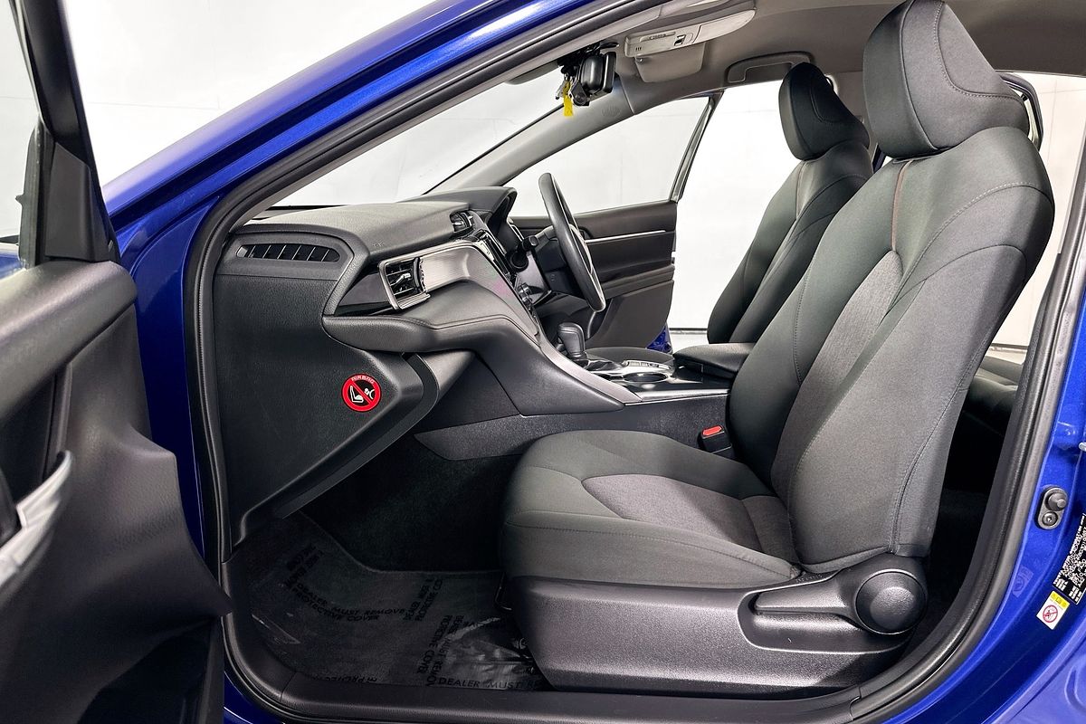 2018 Toyota CAMRY ASCENT HYBRID AXVH71R
