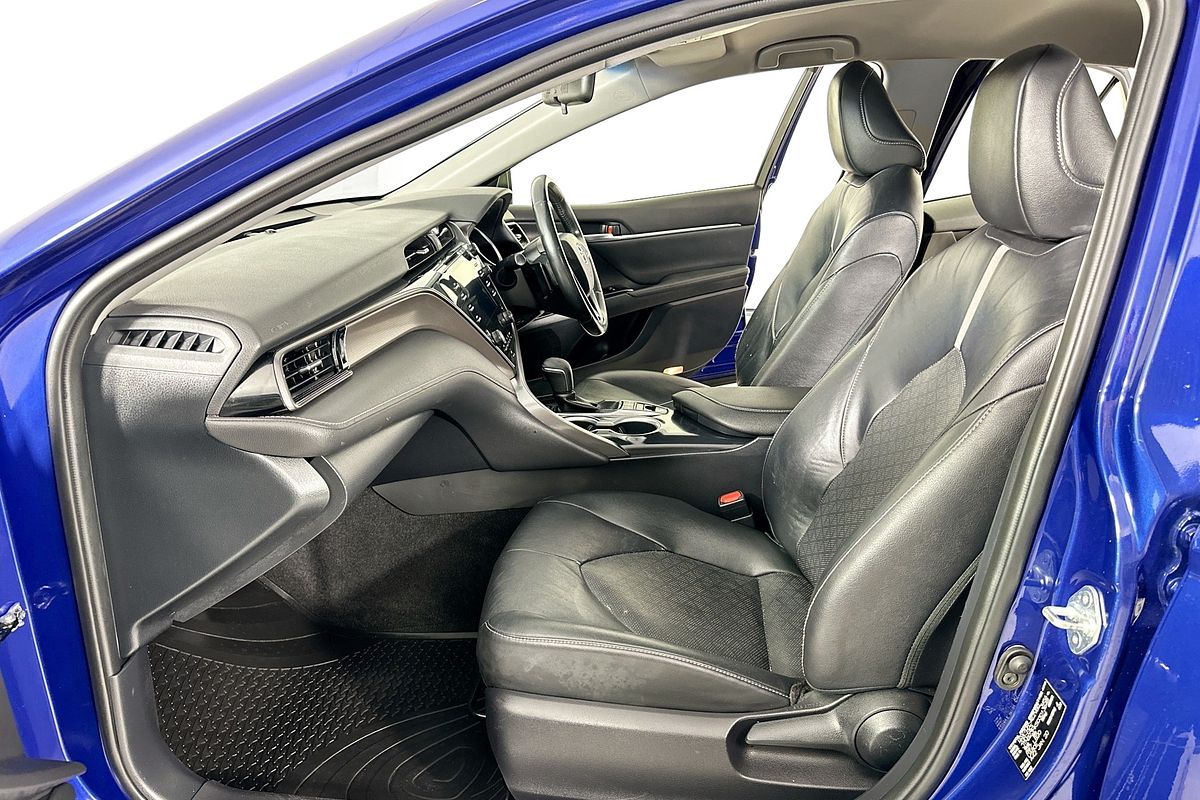 2020 Toyota CAMRY SX GSV70R