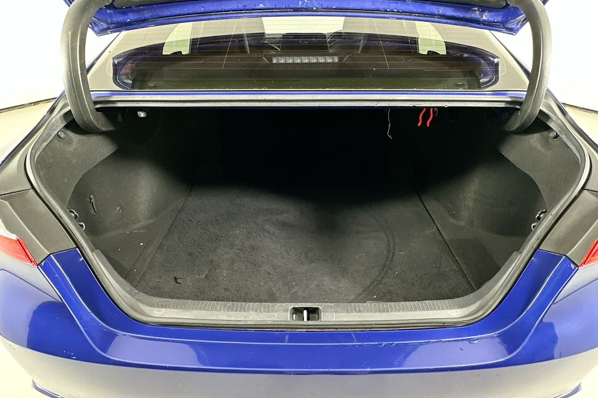 2020 Toyota CAMRY SX GSV70R