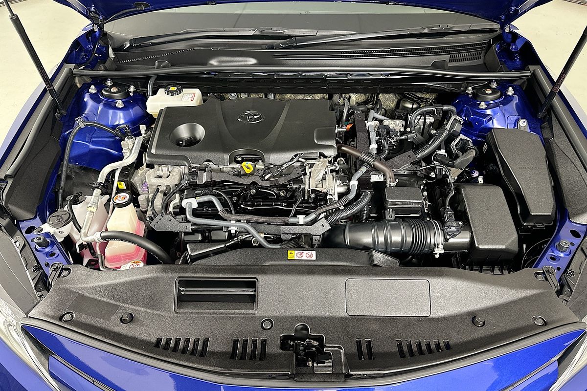 2018 Toyota CAMRY ASCENT HYBRID AXVH71R