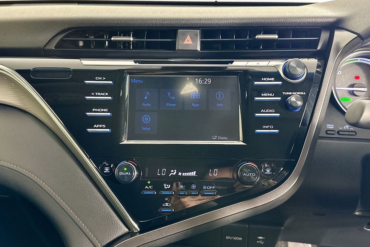2018 Toyota CAMRY ASCENT HYBRID AXVH71R