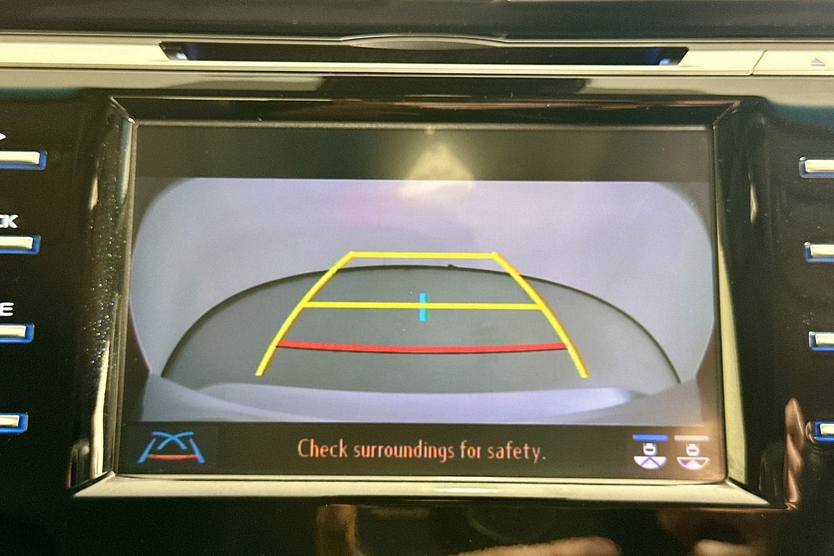 2018 Toyota CAMRY ASCENT HYBRID AXVH71R