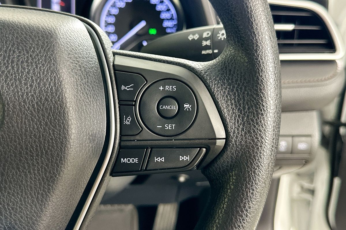 2018 Toyota CAMRY ASCENT HYBRID AXVH71R