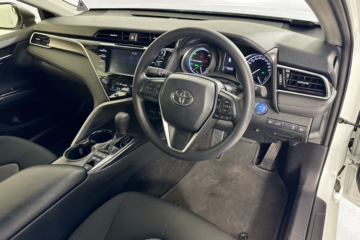 2018 Toyota CAMRY ASCENT HYBRID AXVH71R