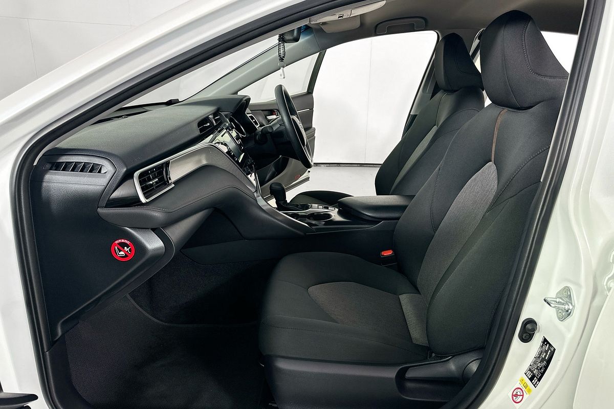 2018 Toyota CAMRY ASCENT HYBRID AXVH71R