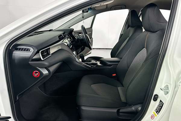 2018 Toyota CAMRY ASCENT HYBRID AXVH71R