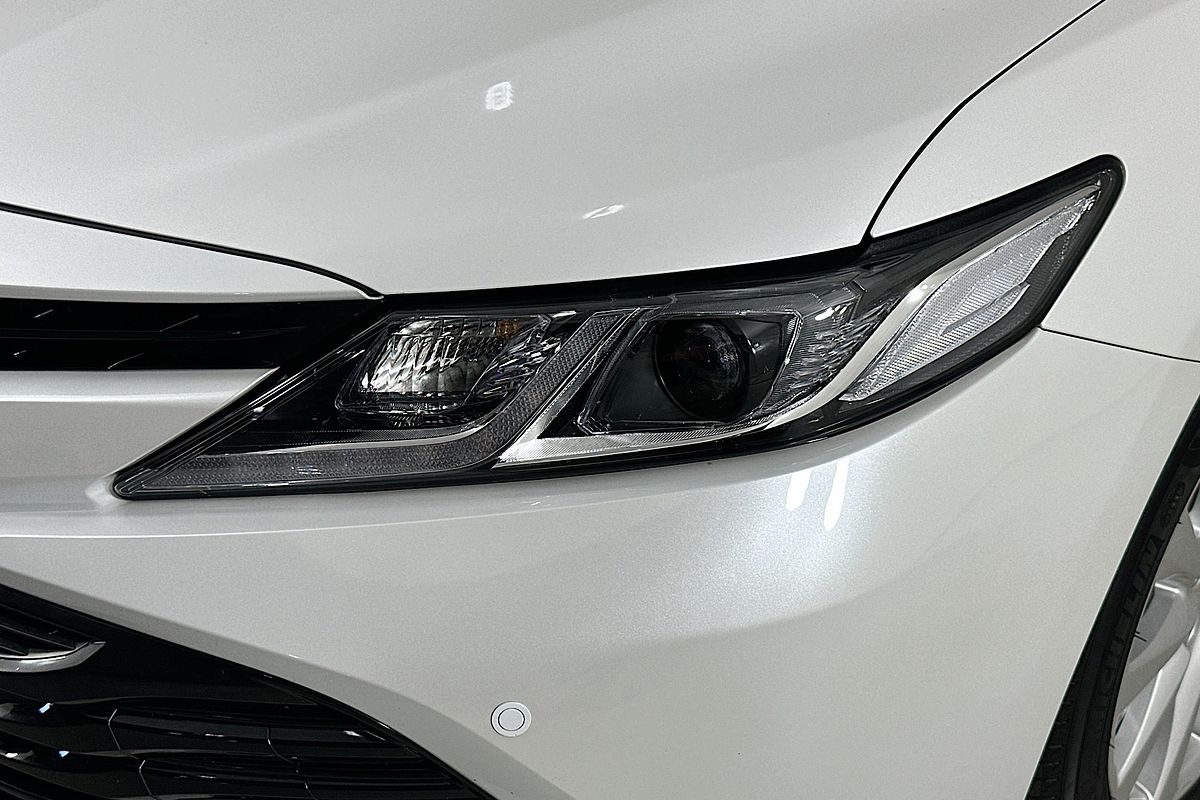 2018 Toyota CAMRY ASCENT HYBRID AXVH71R