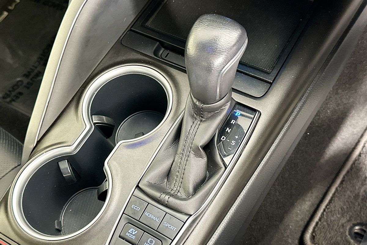 2021 Toyota CAMRY SL HYBRID AXVH70R