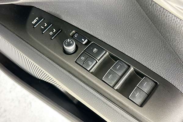 2021 Toyota CAMRY SL HYBRID AXVH70R