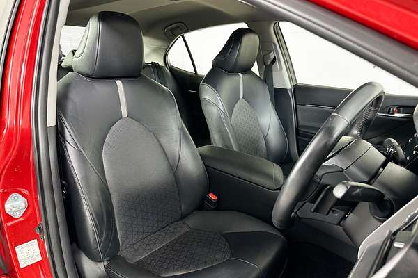 2020 Toyota CAMRY SX GSV70R