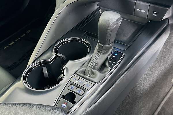 2019 Toyota CAMRY ASCENT HYBRID AXVH71R