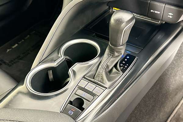 2020 Toyota CAMRY SX GSV70R