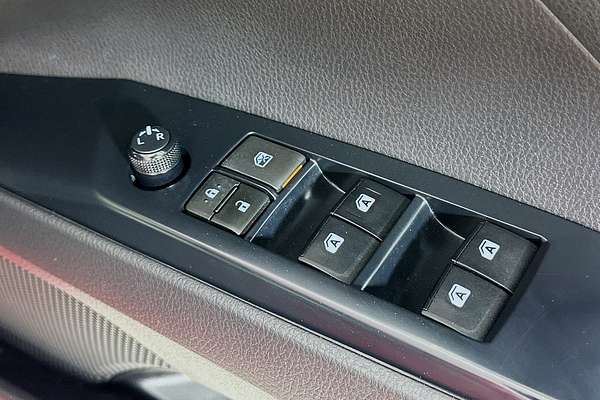 2019 Toyota CAMRY ASCENT HYBRID AXVH71R