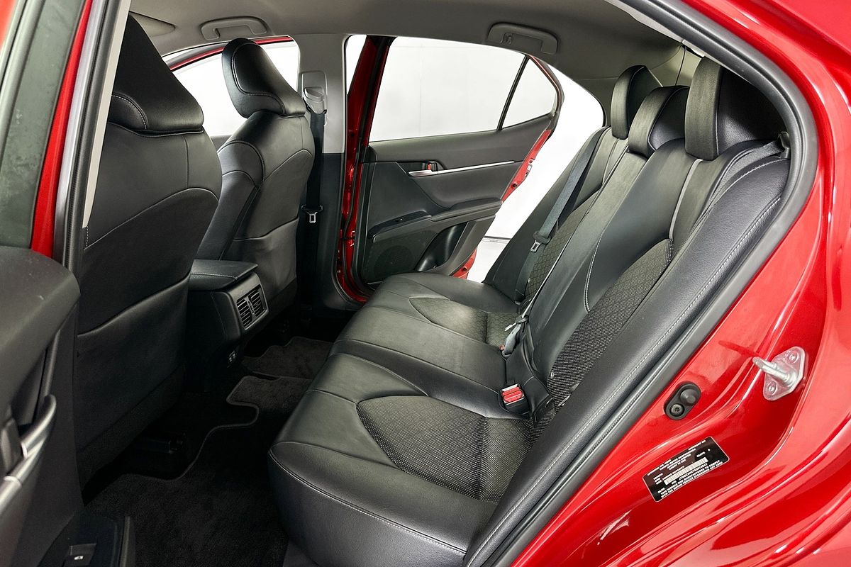 2020 Toyota CAMRY SX GSV70R