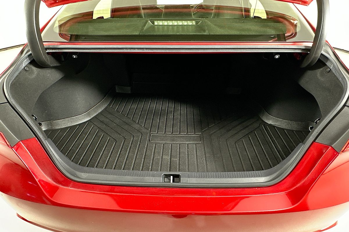 2020 Toyota CAMRY SX GSV70R