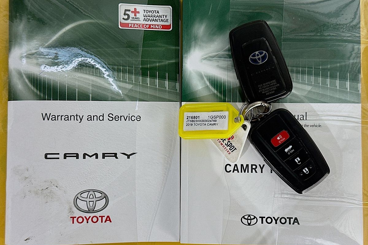 2019 Toyota CAMRY ASCENT HYBRID AXVH71R