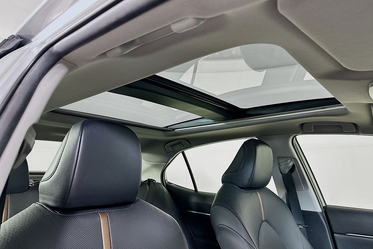 2017 Toyota CAMRY SL ASV70R