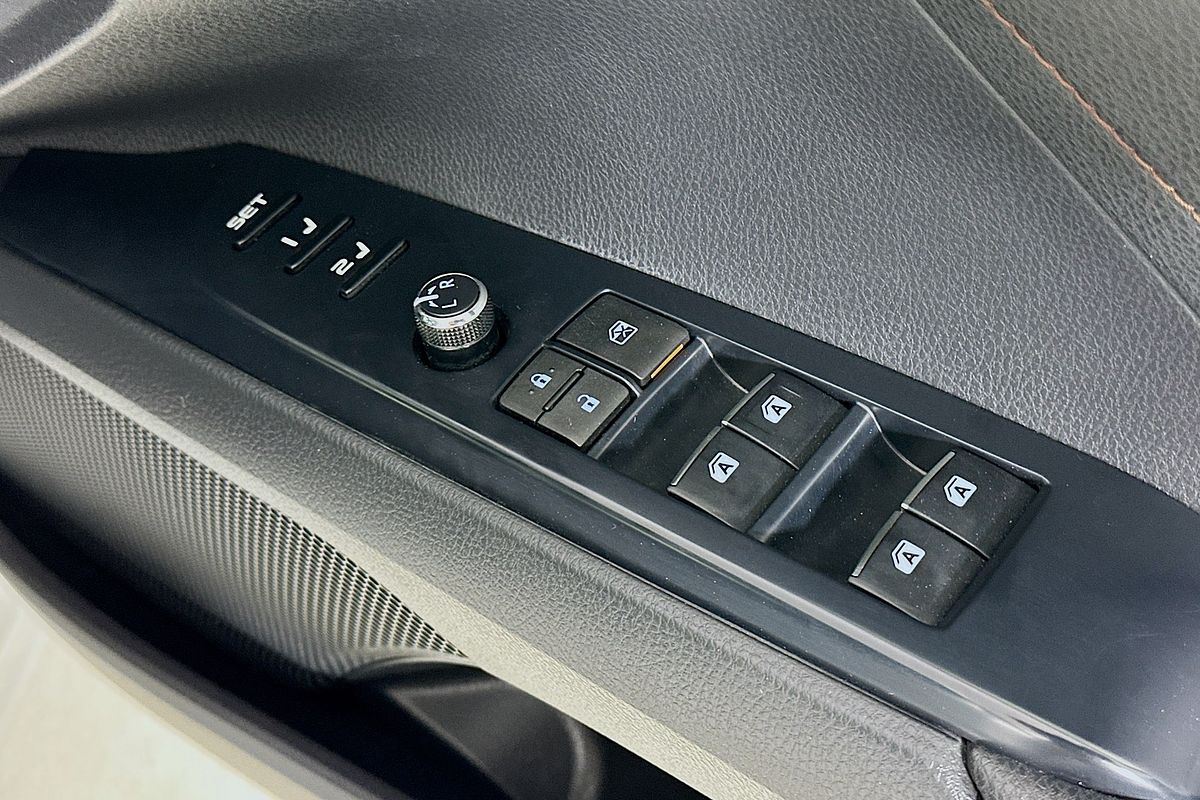 2017 Toyota CAMRY SL ASV70R
