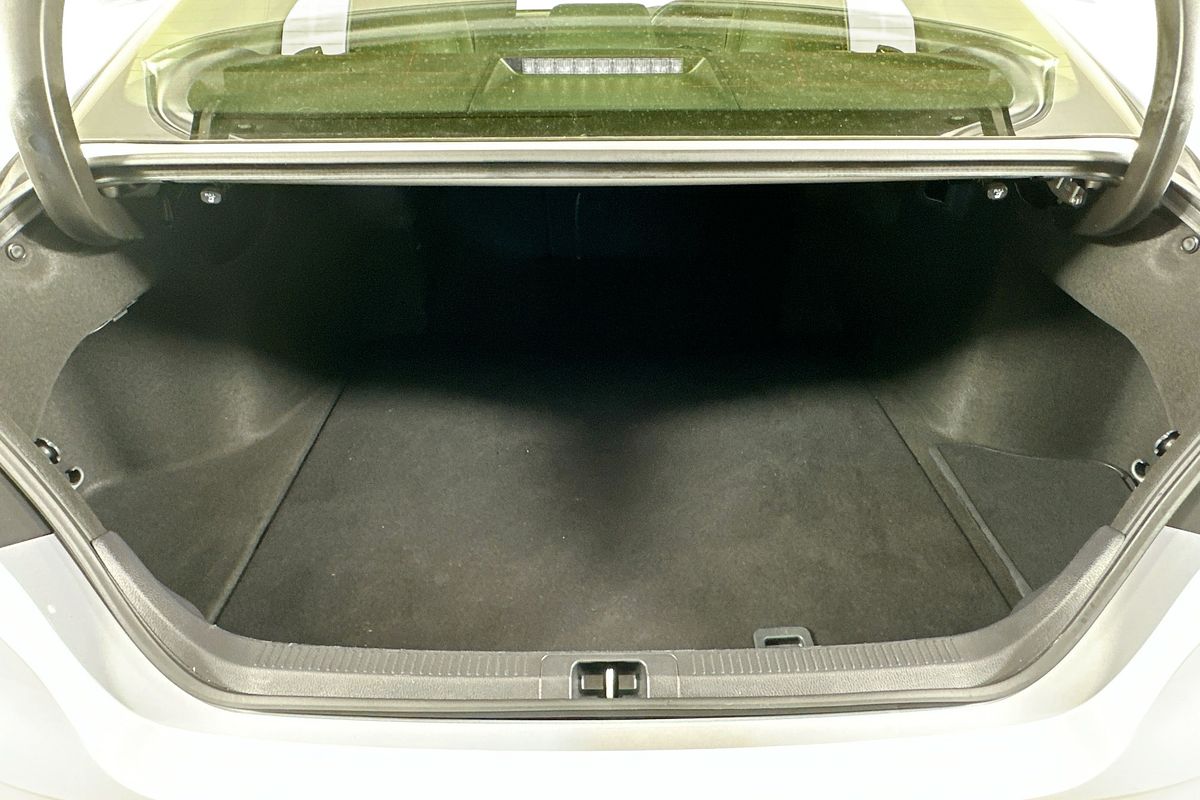 2022 Toyota CAMRY ASCENT HYBRID AXHV70R