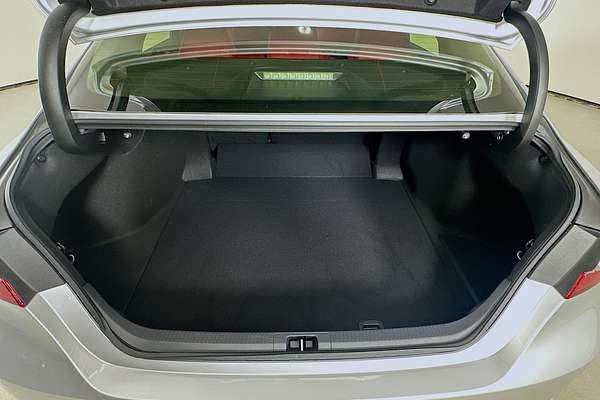 2024 Toyota CAMRY SX HYBRID AXVH70R