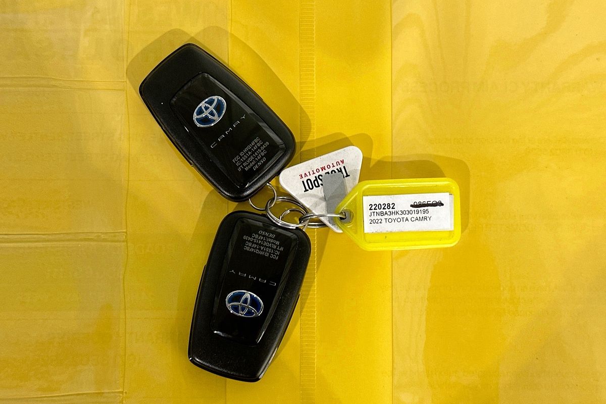 2022 Toyota CAMRY ASCENT HYBRID AXHV70R