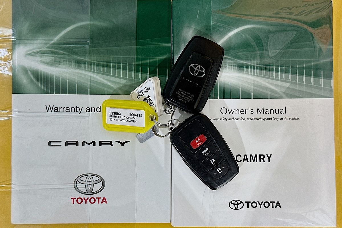 2017 Toyota CAMRY SL ASV70R
