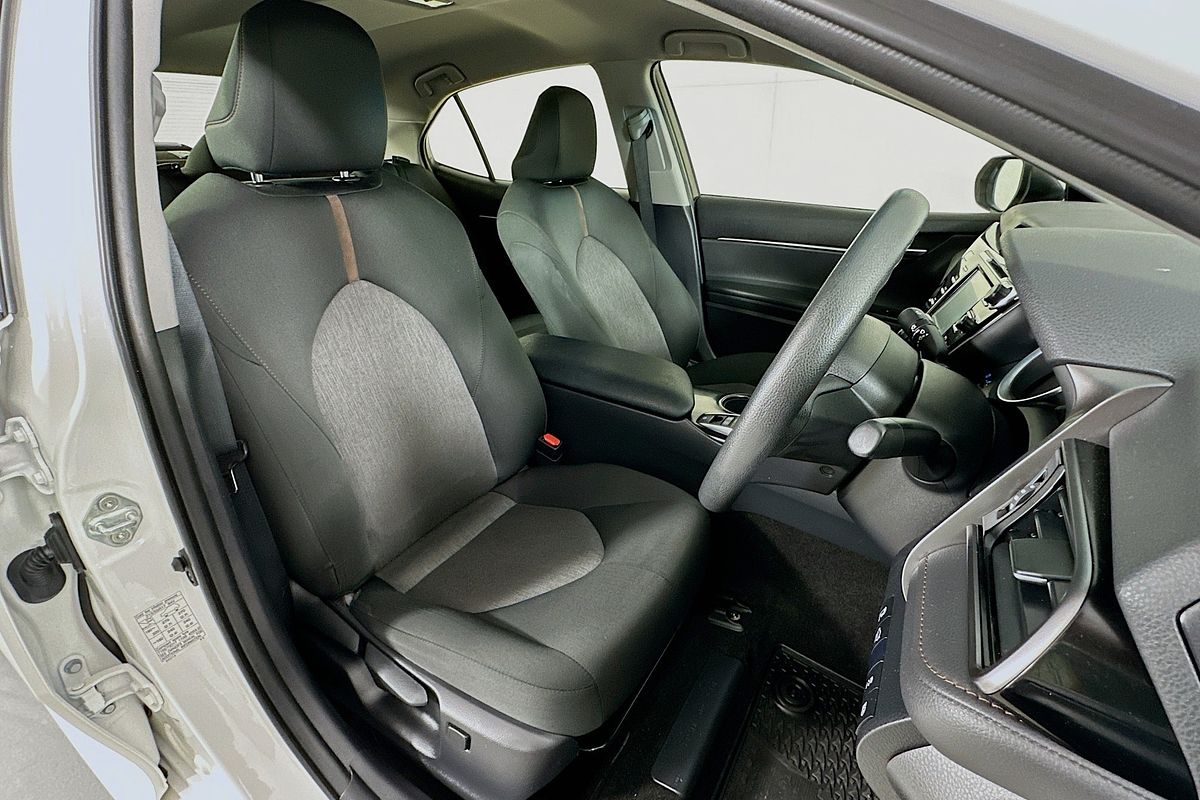 2020 Toyota CAMRY ASCENT HYBRID AXVH71R