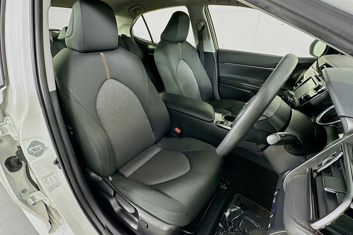 2019 Toyota CAMRY ASCENT HYBRID AXVH71R