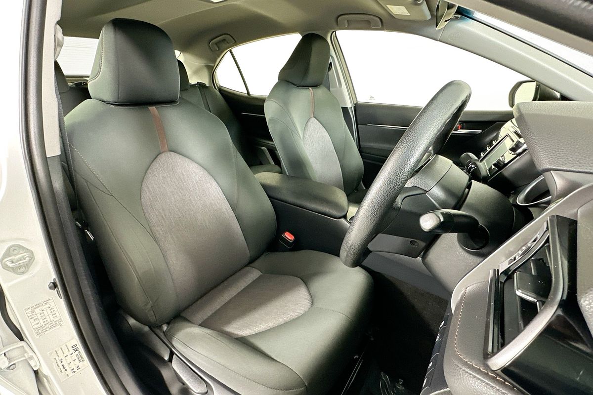 2020 Toyota CAMRY ASCENT HYBRID AXVH70R