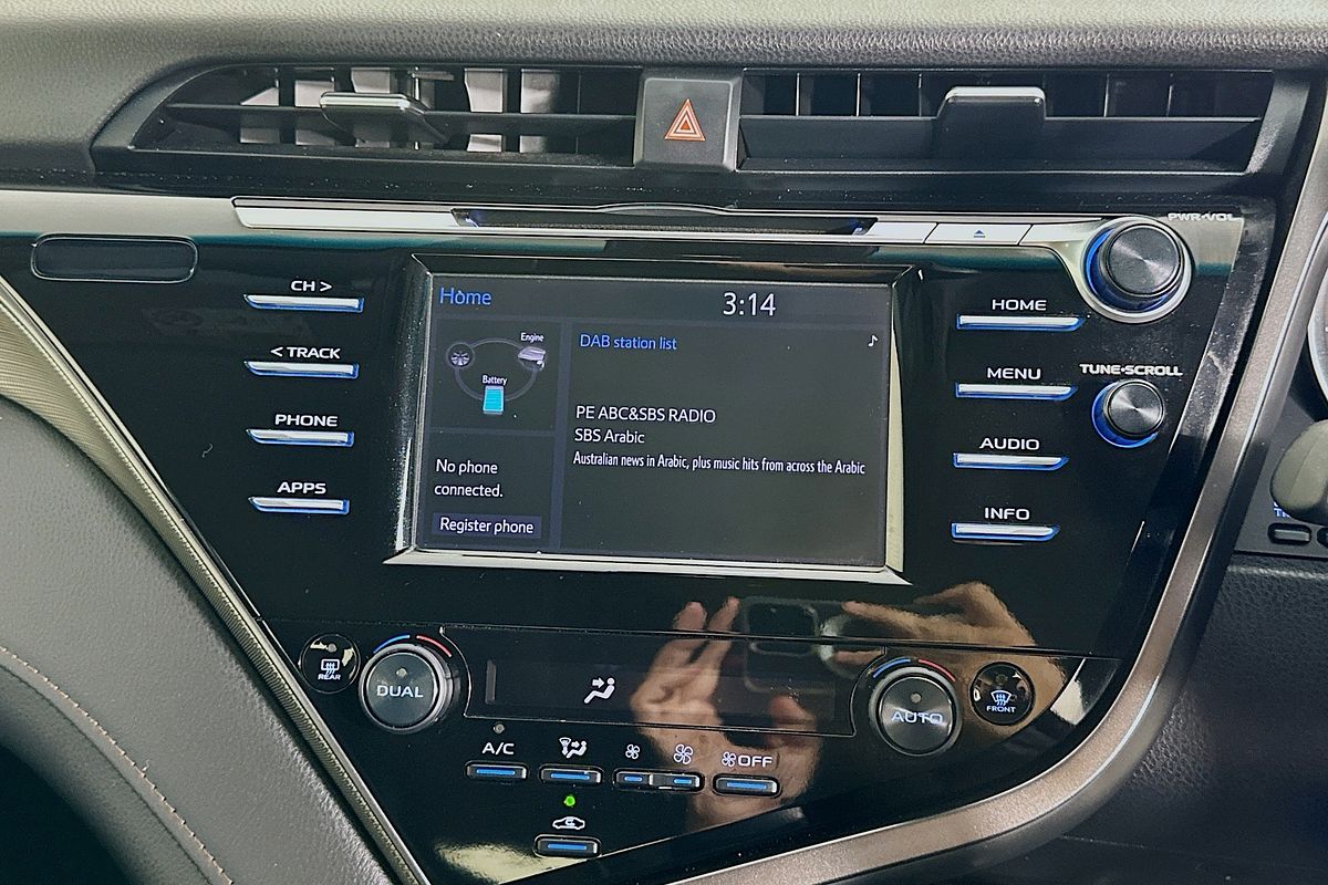 2020 Toyota CAMRY ASCENT HYBRID AXVH71R