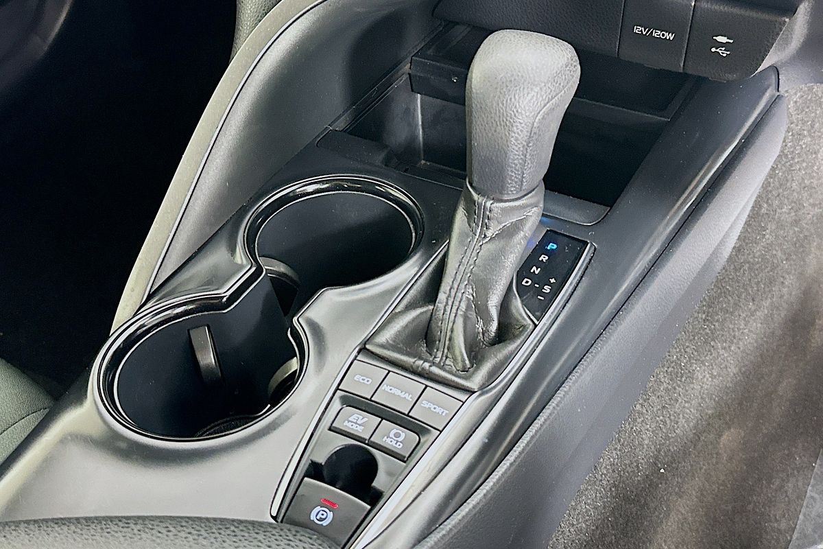 2020 Toyota Camry Ascent AXVH71R
